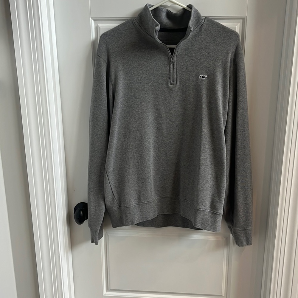 Mens - vineyard vines - medium - grey - runs small- used